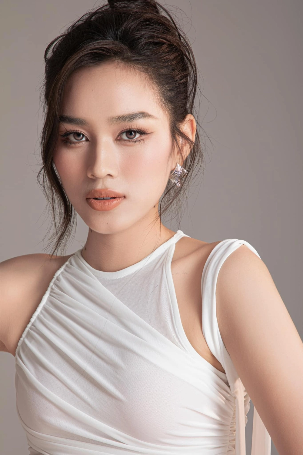 Vẻ đẹp của Hoa hậu Do Thi Ha 2021