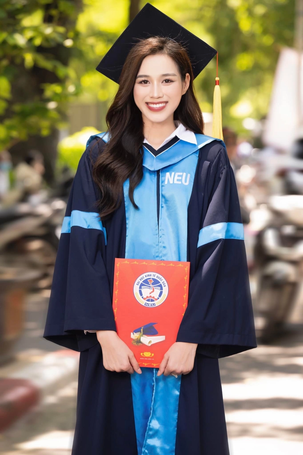 Phản ứng khi cô do thi ha bị chỉ trích trực tuyến