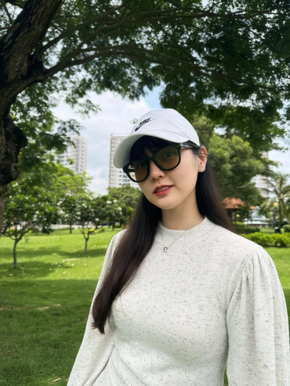 Tiết lộ câu chuyện về Hai tu học ở Pháp