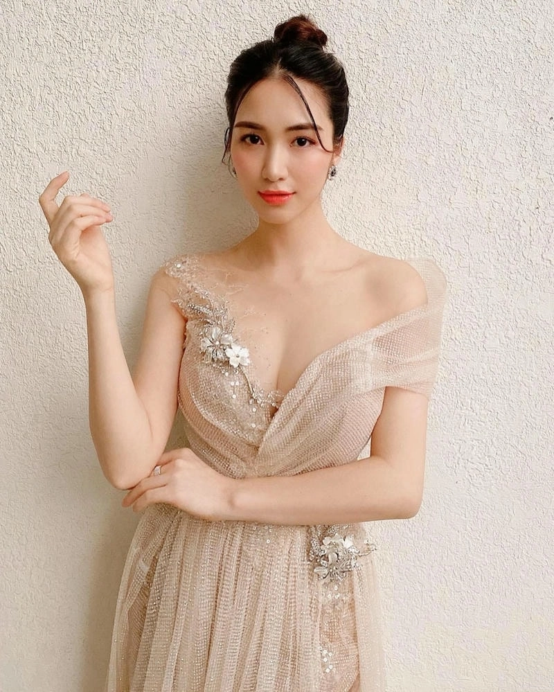 Hình ảnh đầy cảm xúc của ca sĩ HOA Minzy