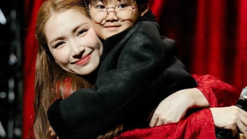 Lý do tình cảm tại sao HOA Minzy được thông qua