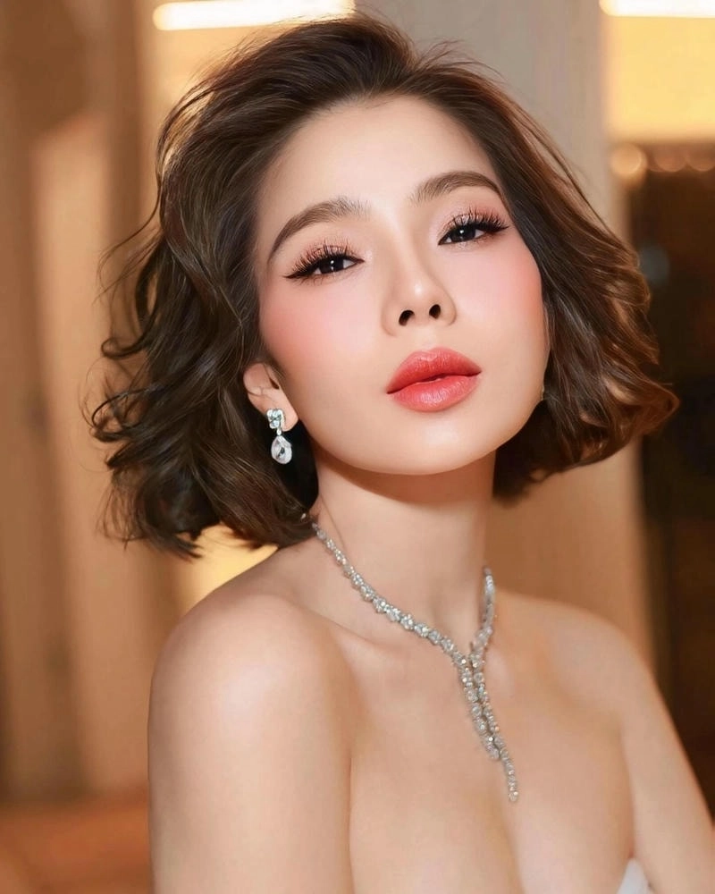 Nghe và Feel The Lyrics of Le Quiyen Story vào đầu năm