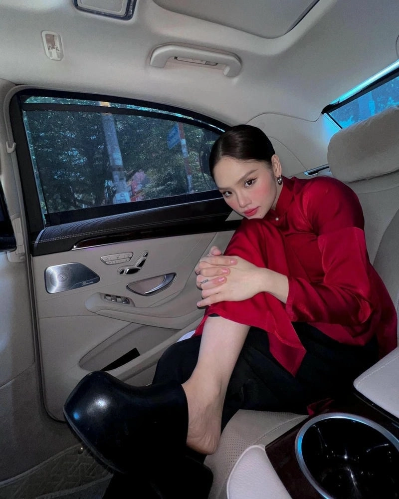 Nghe lời bài hát của bài hát miu le anh