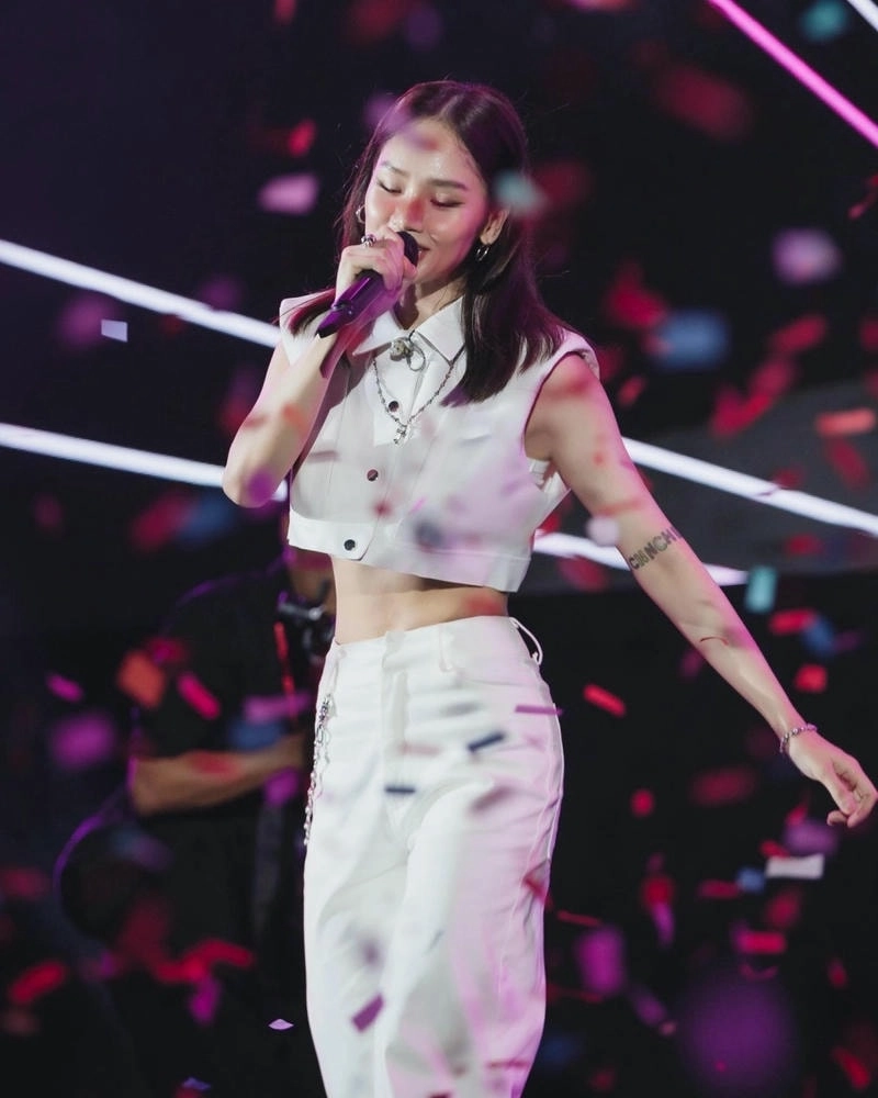 Nghe lời bài hát của bài hát miu le love you beat