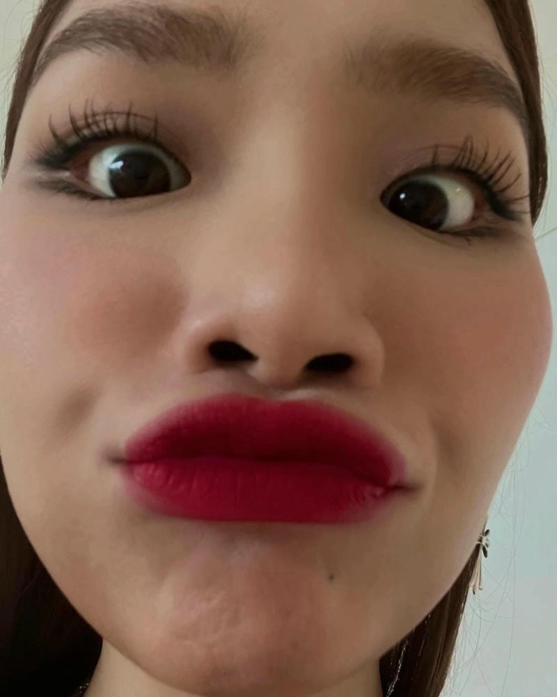 Về mặt cảm xúc với miu le anh
