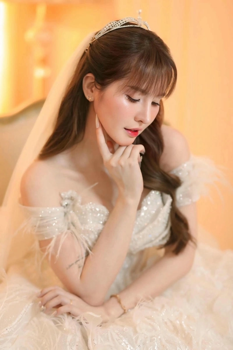 Đáng ngạc nhiên với giọng nói của kẻ giết người, ca sĩ đã hát