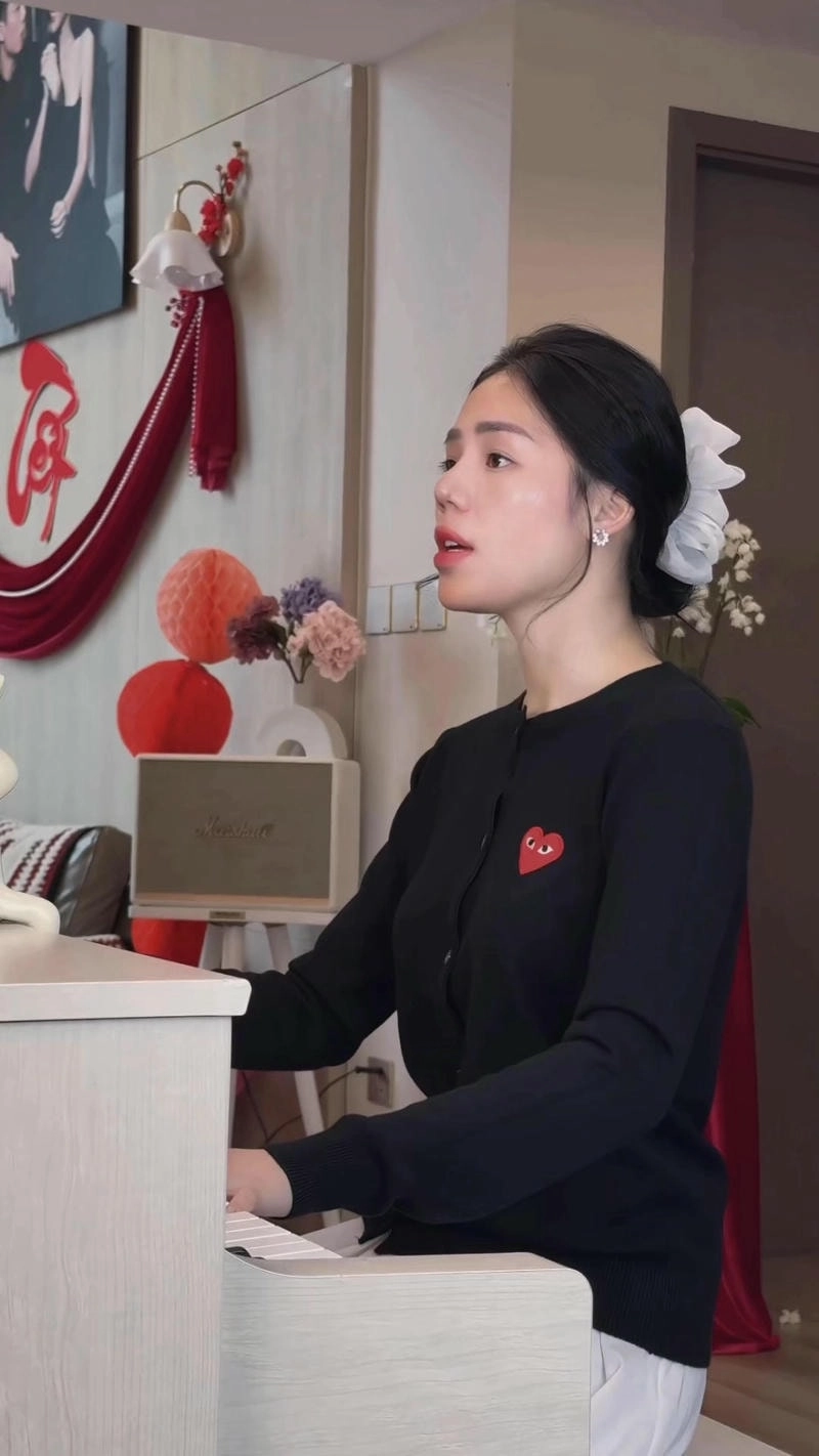 Khám phá Nguyễn Huong ly bây giờ trong một bộ sưu tập mới