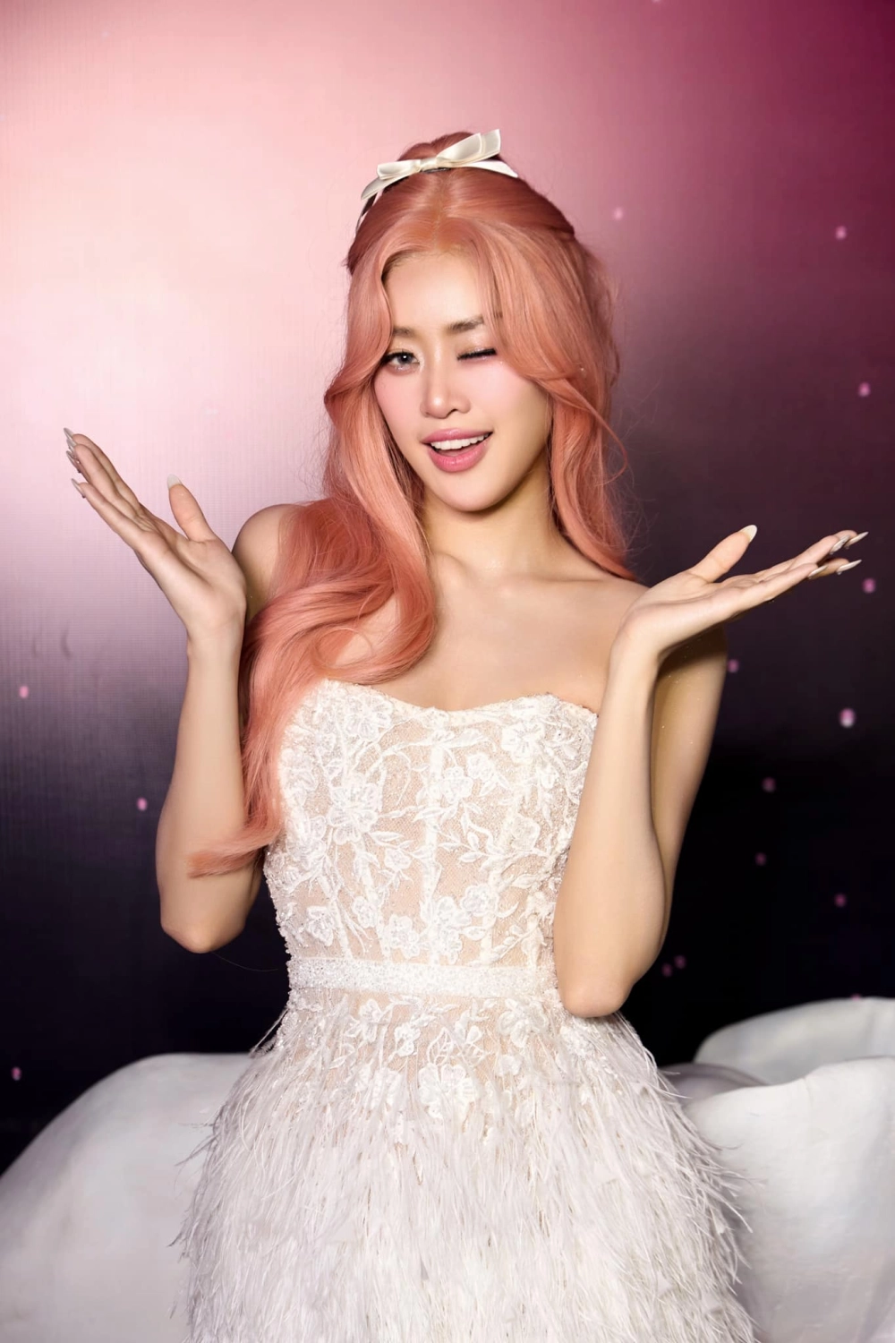 Phong cách thời trang của Khanh Van Miss