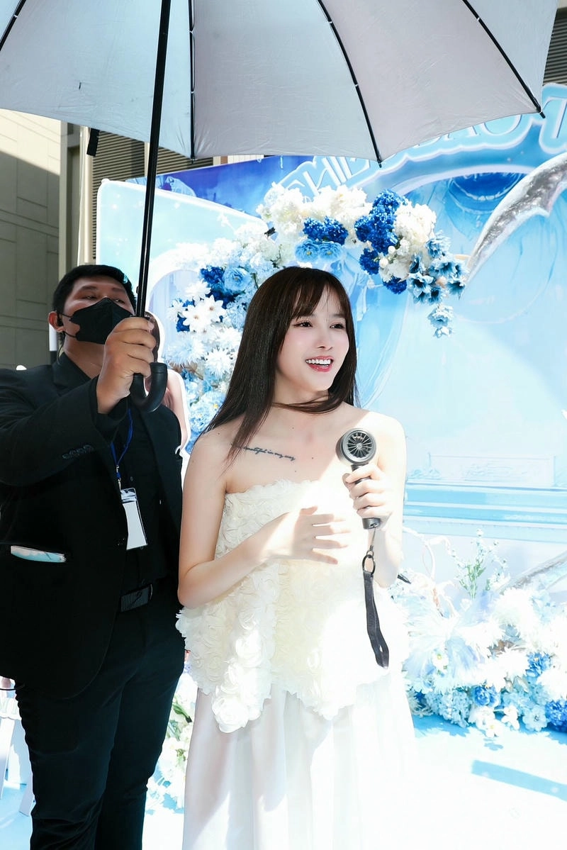 Kết nối bất ngờ giữa đập linh ngoc thieu bao xe điện