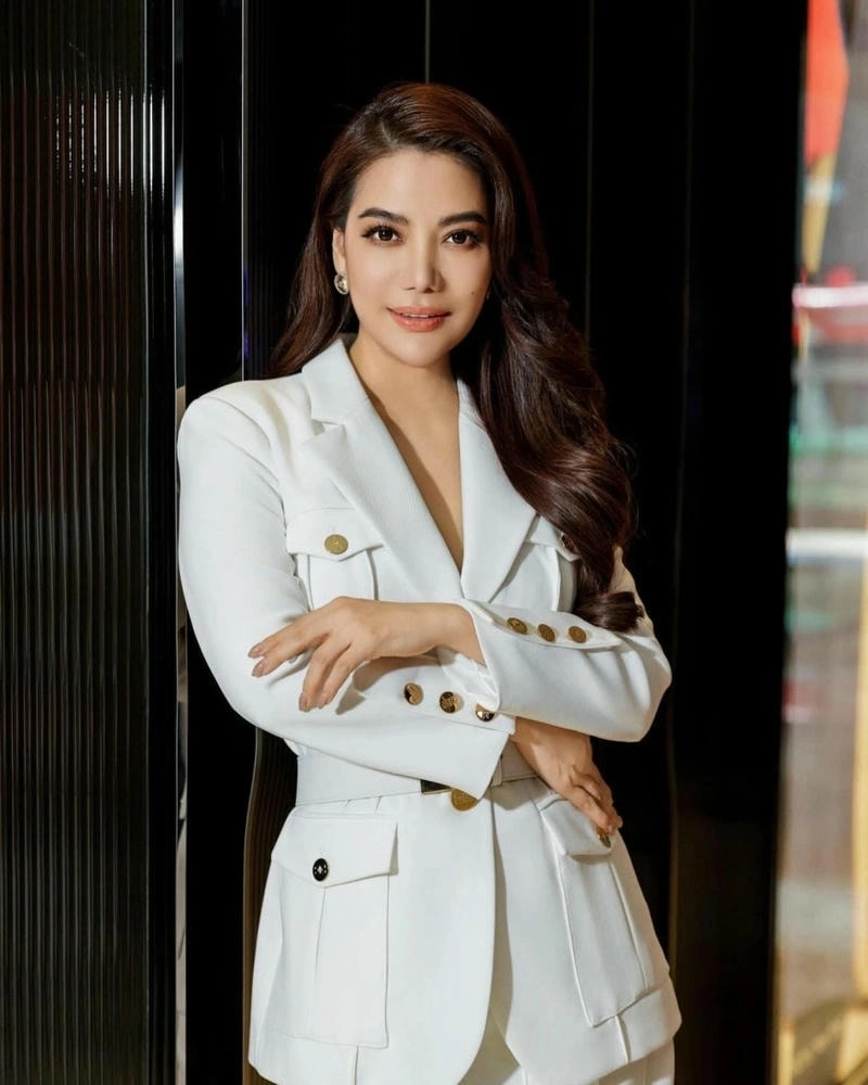 Khám phá đầy đủ tiểu sử của Truong ngoc Anh