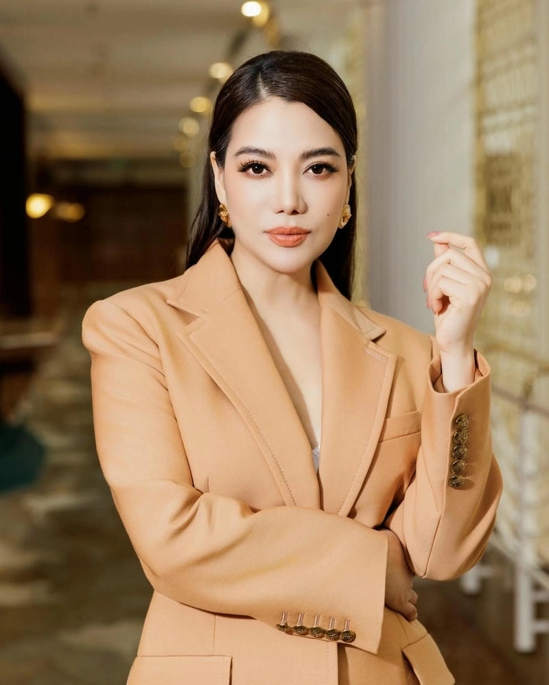 Tìm hiểu bây giờ Truong ngoc Anh thực sự chiều cao